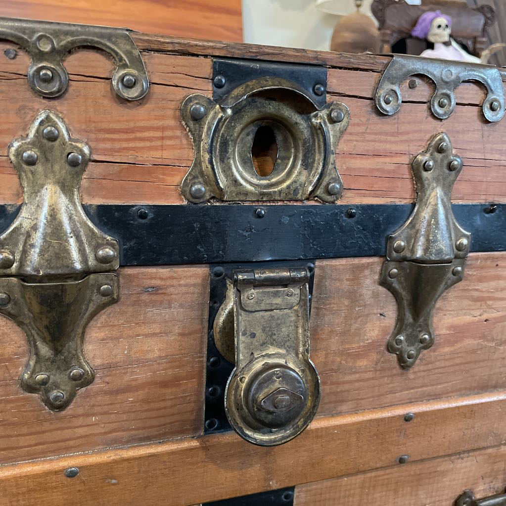 Vintage Rustic Trunk C TRUNKS