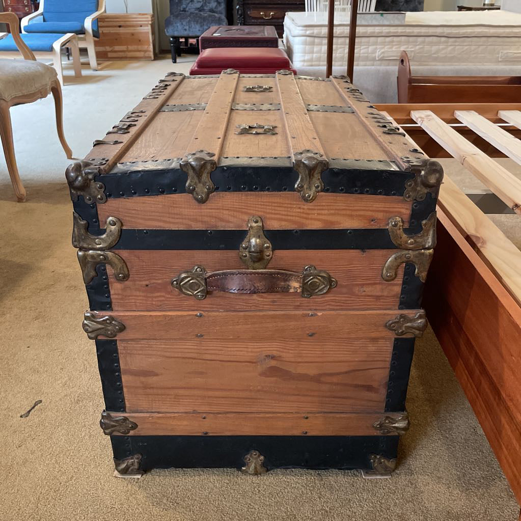 Vintage Rustic Trunk C TRUNKS