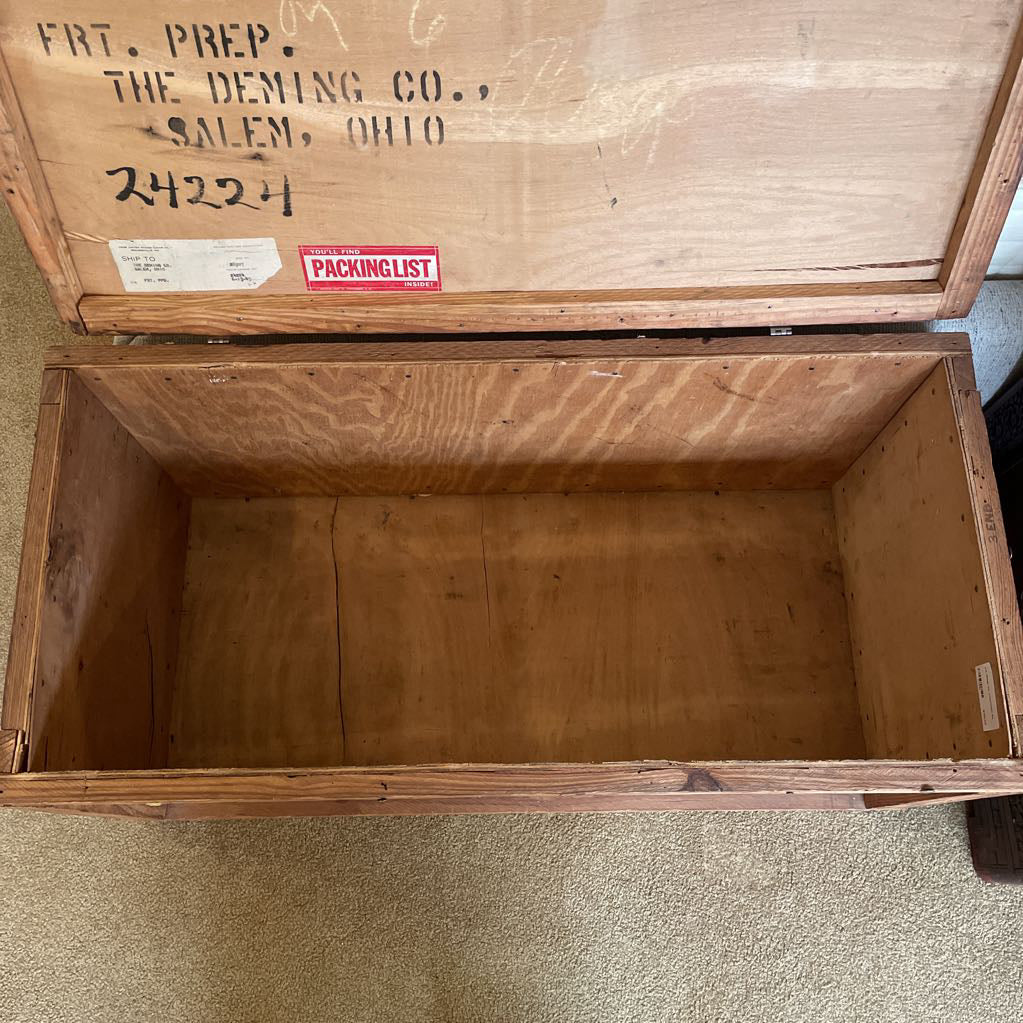 U.S. Gauge Co. Crate/Chest UNIQUE FINDS
