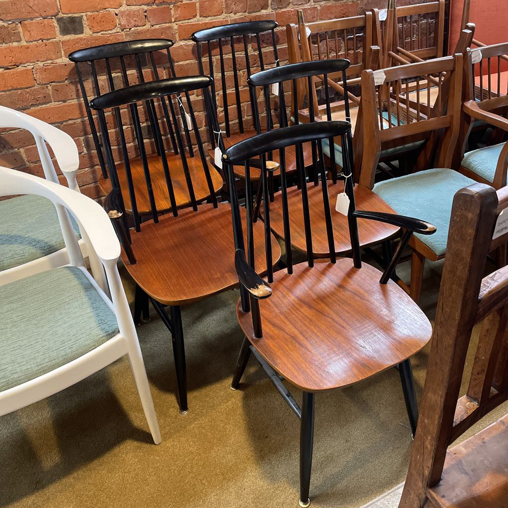 Black Spindle Back w/ Warm Seat Dining Chairs SET of 5
