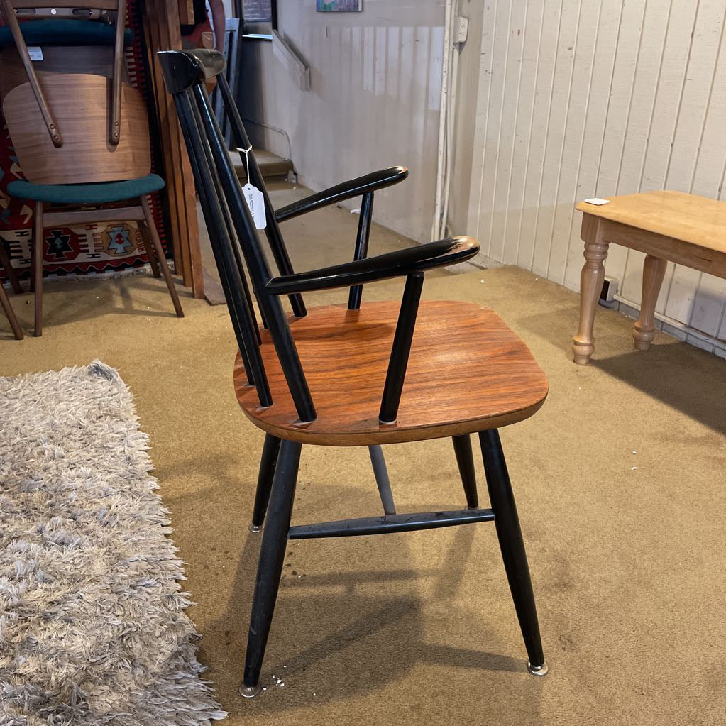 Black Spindle Back w/ Warm Seat Dining Chairs SET of 5