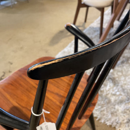 Black Spindle Back w/ Warm Seat Dining Chairs SET of 5