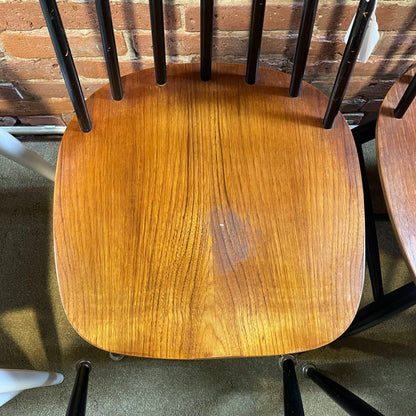 Black Spindle Back w/ Warm Seat Dining Chairs SET of 5