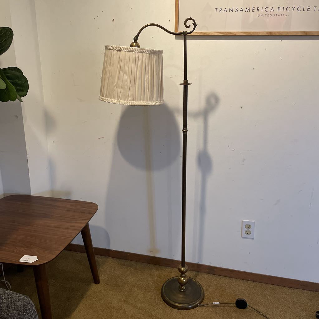 Vintage Brass Floor Lamp with Round Base LAMPS