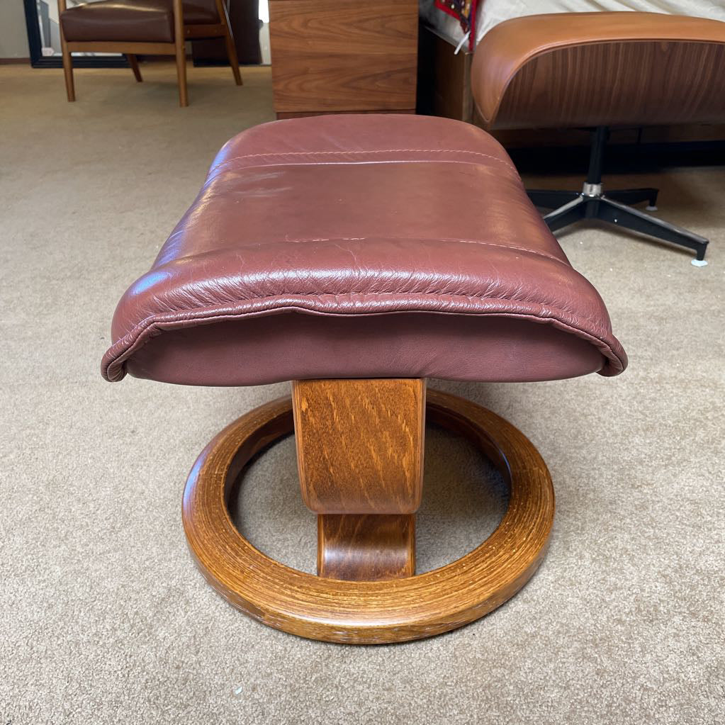 Ekornes Stressless Burgundy Leather Chair + Ottoman U ACCENT CHAIRS