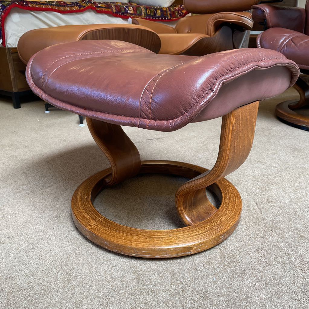 Ekornes Stressless Burgundy Leather Chair + Ottoman U ACCENT CHAIRS