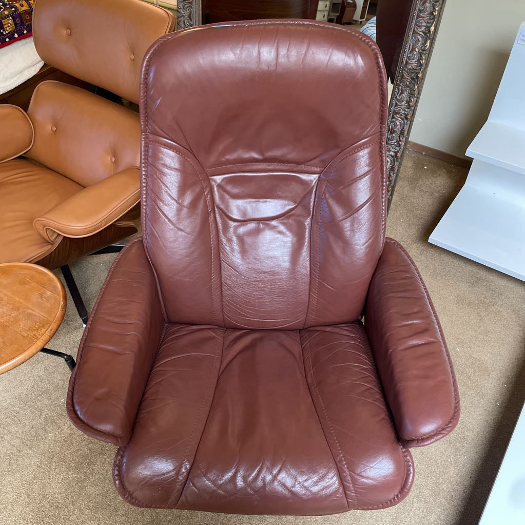 Ekornes Stressless Burgundy Leather Chair + Ottoman U ACCENT CHAIRS