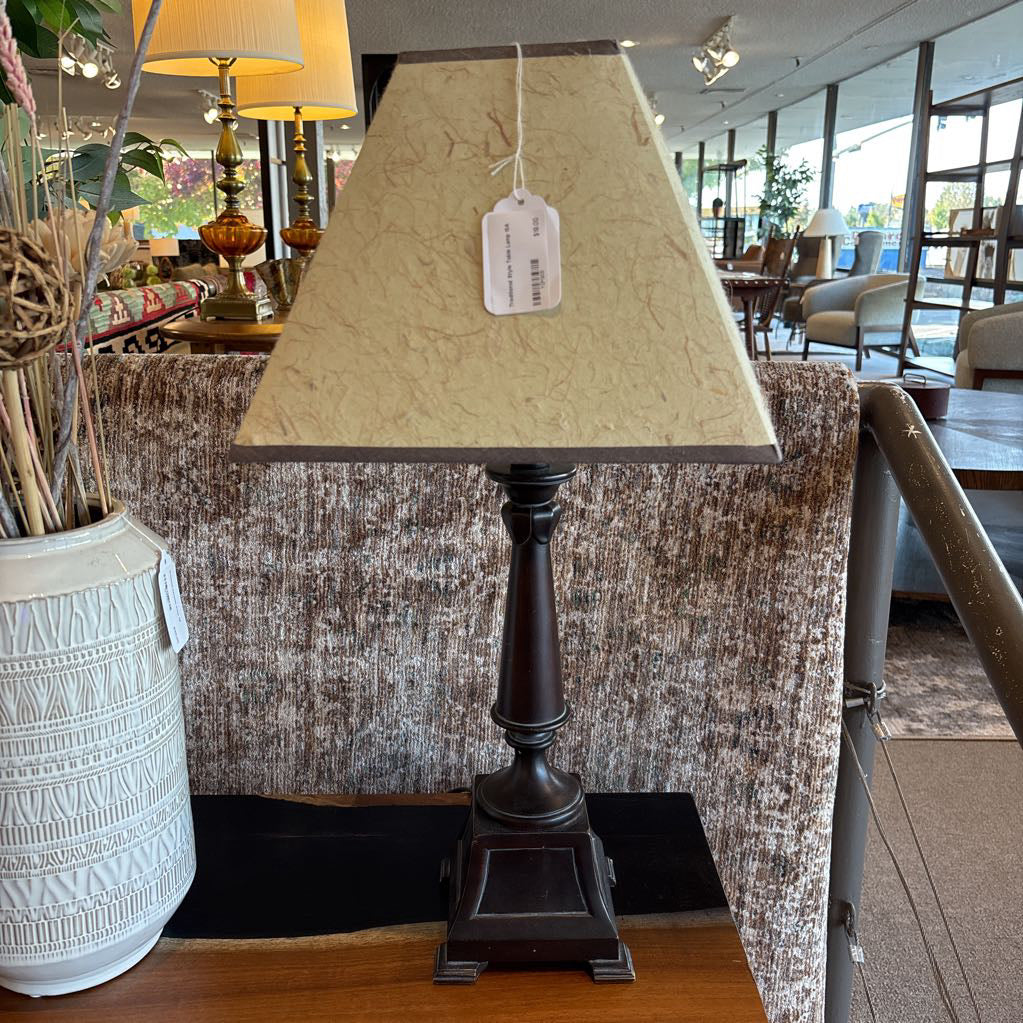 Traditional Style Table Lamp