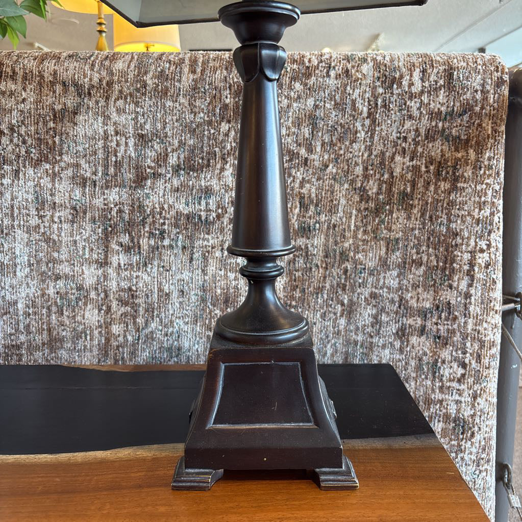 Traditional Style Table Lamp