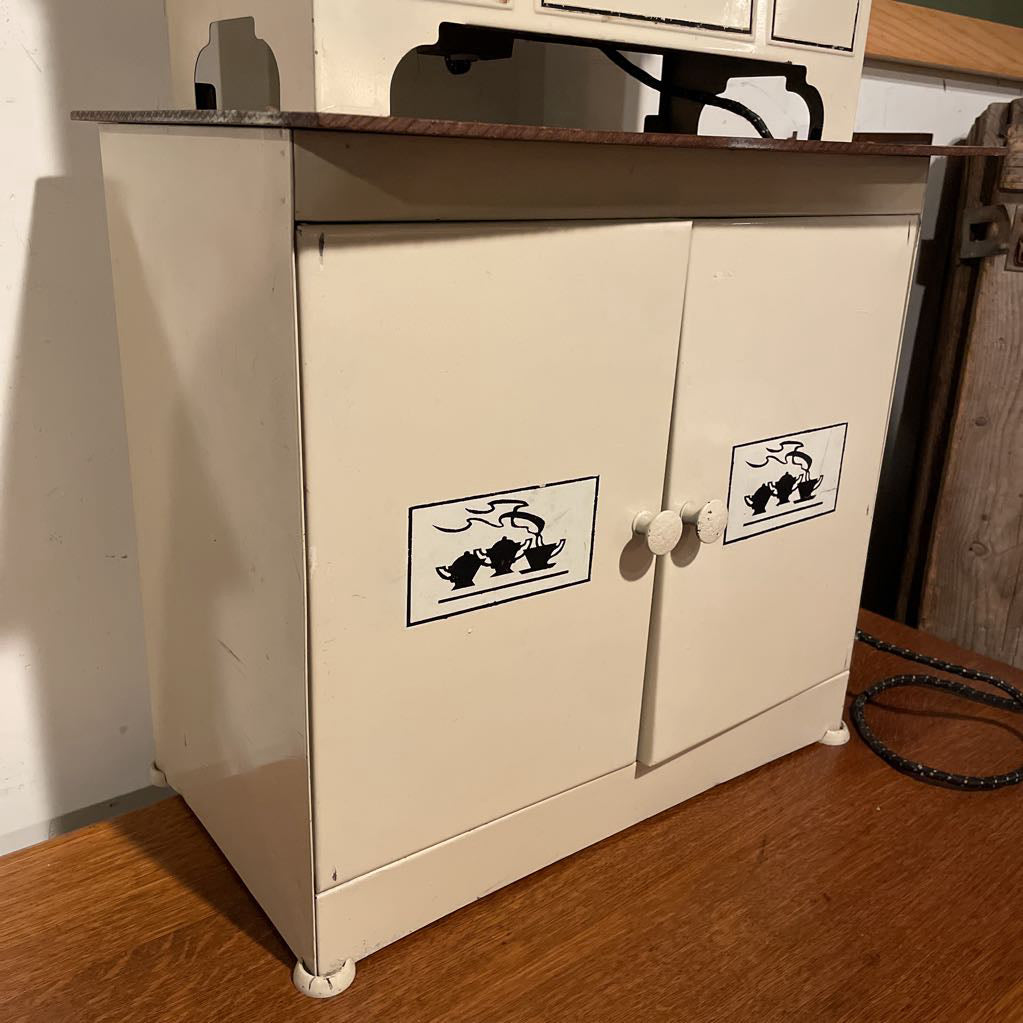 Play Oven with Cabinet and Assorted Play Pots & Pans