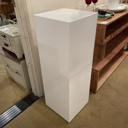 White Lacquered Pillar C SIDE TABLES