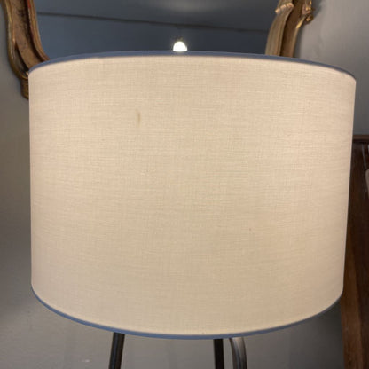Metal Tri Leg Table Lamp LAMPS