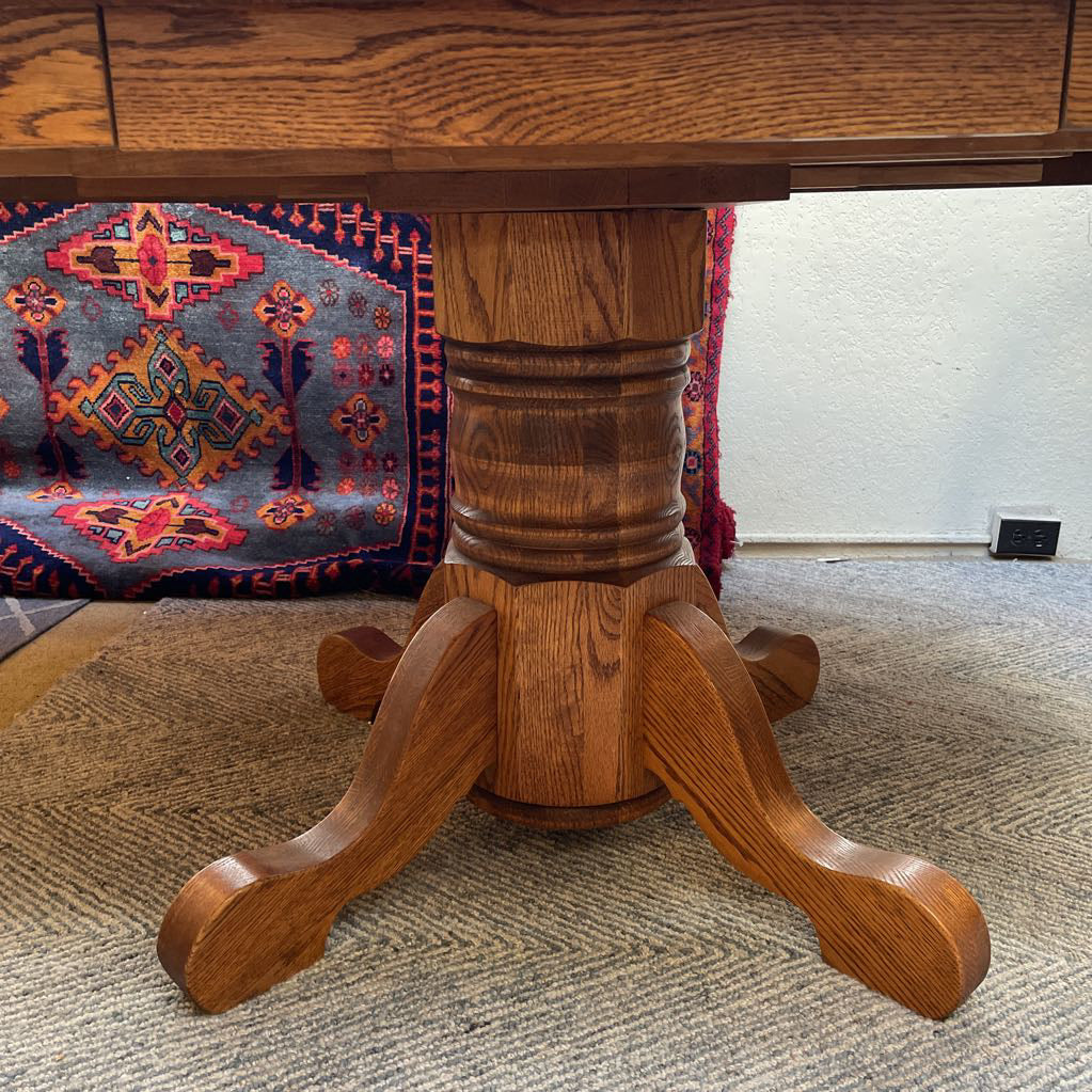 Oak Round Expanding Dining Table with 5 Spindle Back Dining Chairs SET