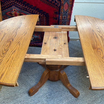 Oak Round Expanding Dining Table with 5 Spindle Back Dining Chairs SET