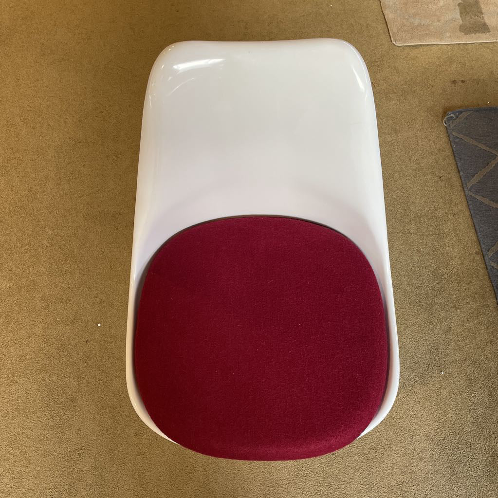 Rove ConceptsSaarinen Stye White Tulip Table and # Swivel Maroon Charis SET
