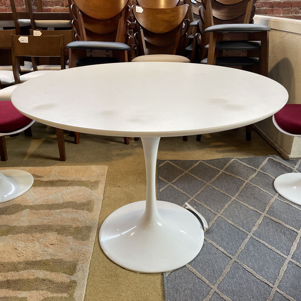 Rove ConceptsSaarinen Stye White Tulip Table and # Swivel Maroon Charis SET