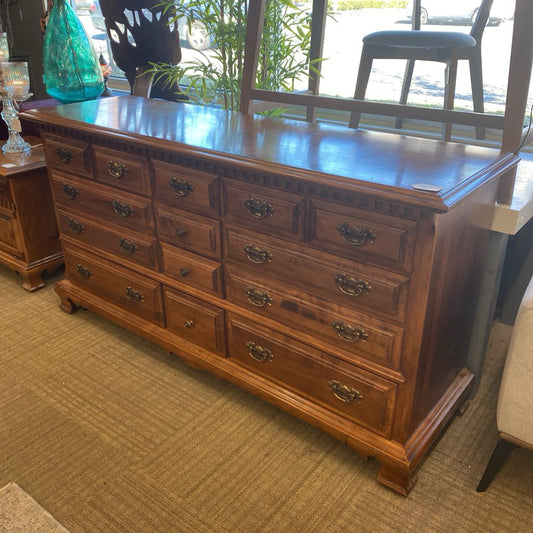 SPRAGUE & CARLTON Traditional Style Lowboy C LOWBOYS