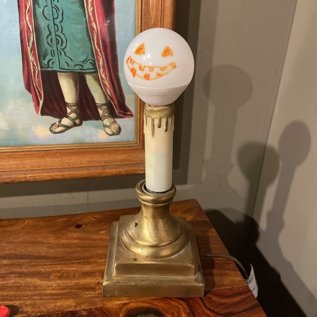 Single Candlestic Style Light