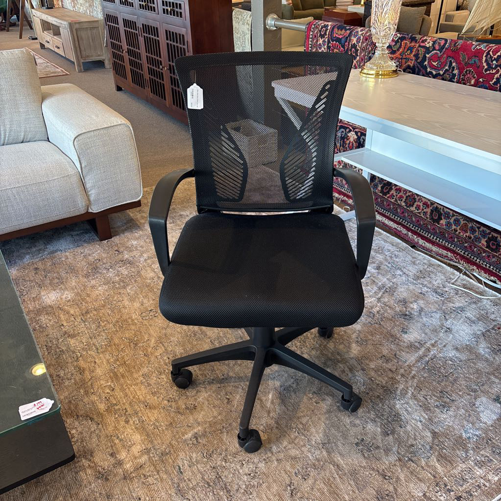 Black Mesh Back Office Chair U ACCENT CHAIRS