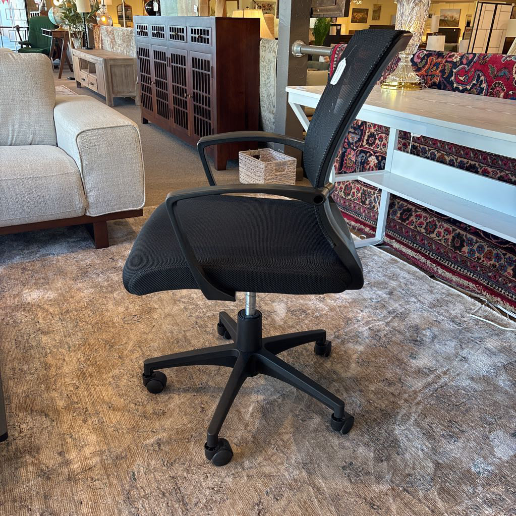 Black Mesh Back Office Chair U ACCENT CHAIRS