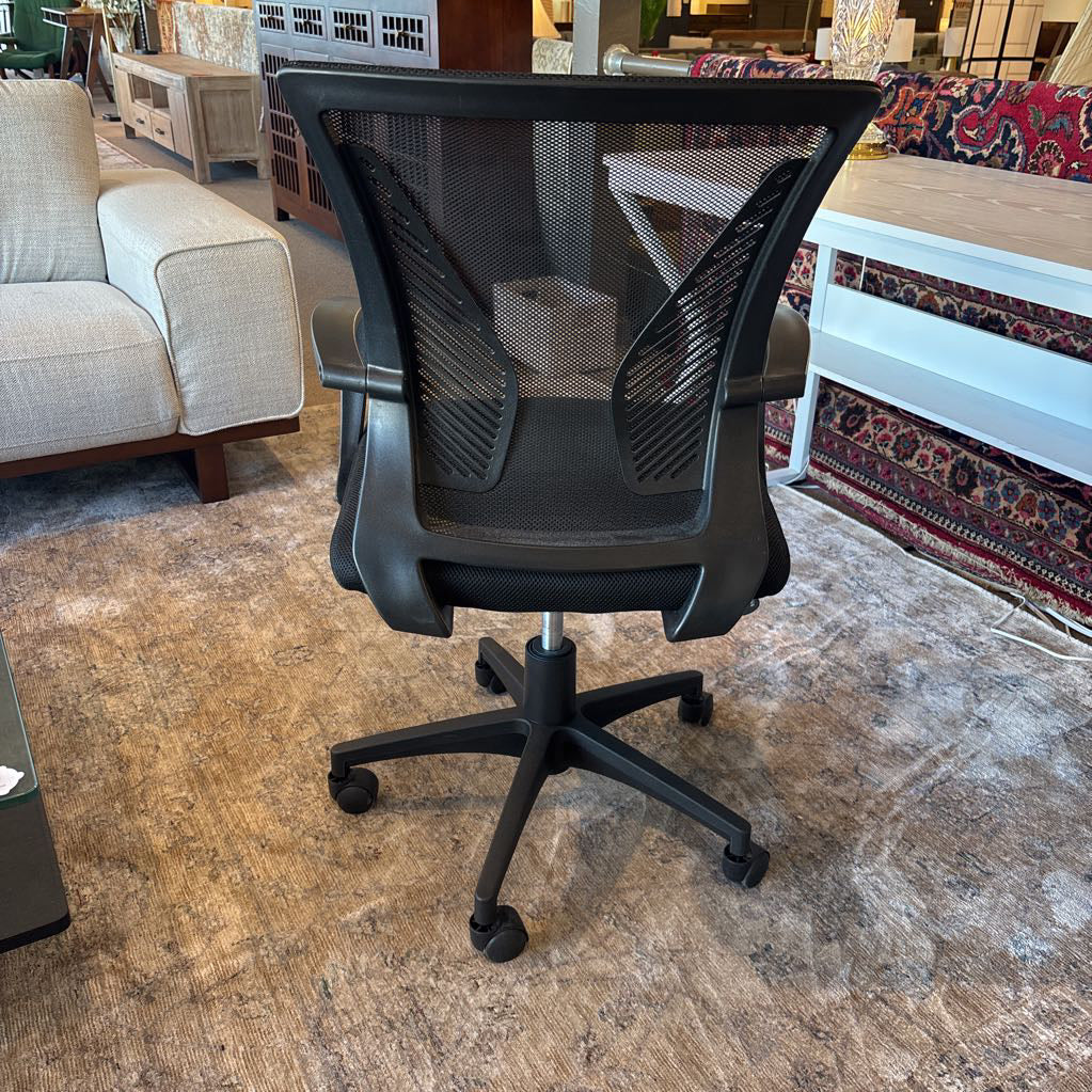 Black Mesh Back Office Chair U ACCENT CHAIRS
