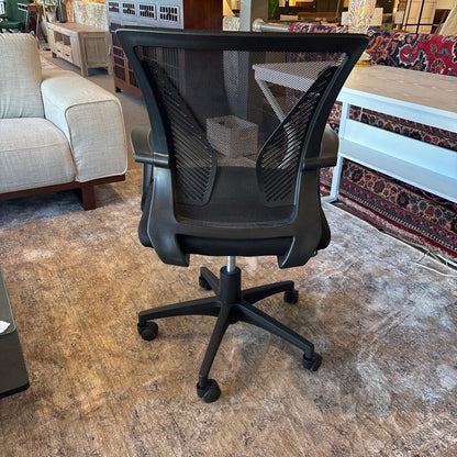 Black Mesh Back Office Chair U ACCENT CHAIRS