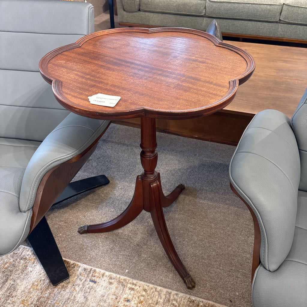 Vintage Mahogany Scalloped Side Table C SIDE TABLES