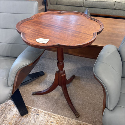 Vintage Mahogany Scalloped Side Table C SIDE TABLES