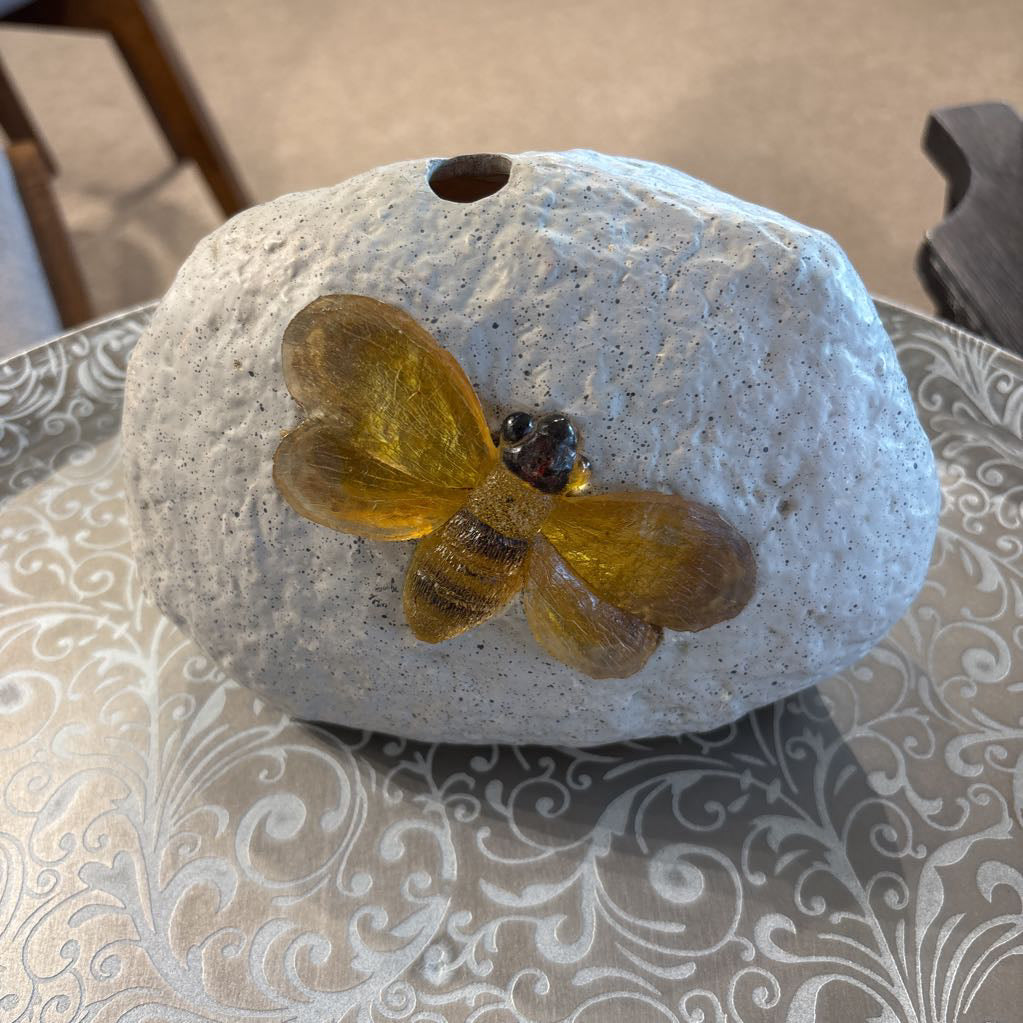 Decorative Faux Stone w/ Bee SMALLS