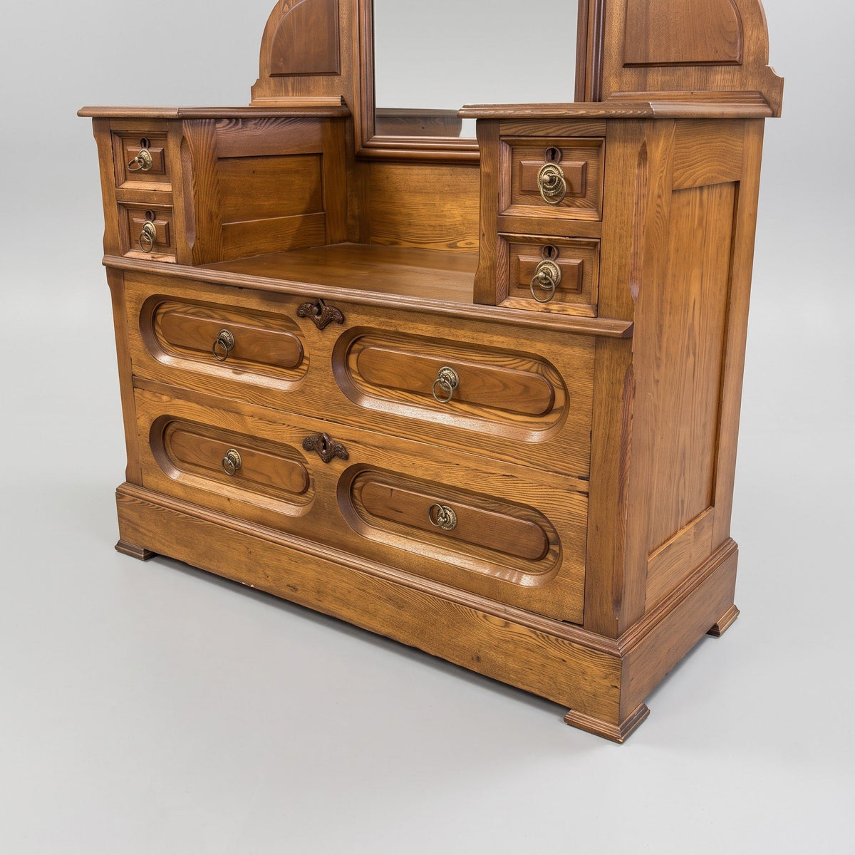 Antique Gentleman's Dresser