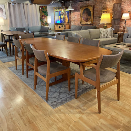 Skovby Teak Expanding Trestle Dining Table & Set of 8 Chairs C DINING TABLES