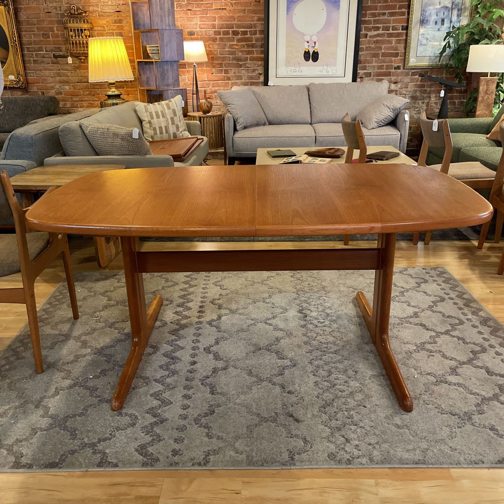 Skovby Teak Expanding Trestle Dining Table & Set of 8 Chairs C DINING TABLES