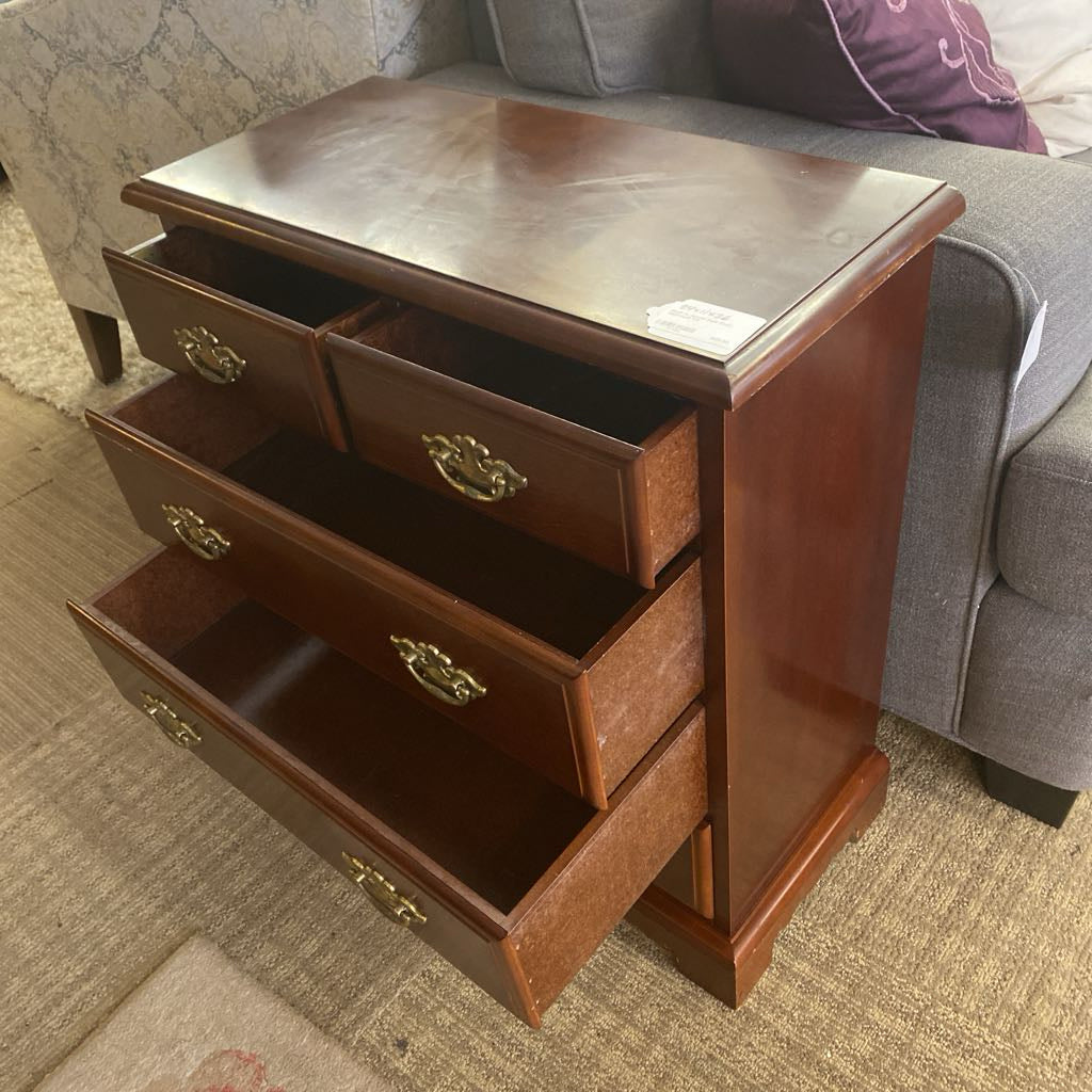 Small Traditional Style Chest Nightstand