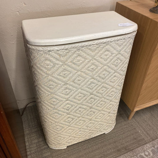 White Woven Vintage Hamper