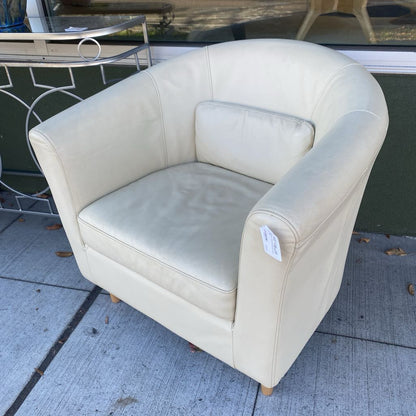 Cream Leatherette Barrell Chair U ACCENT CHAIRS