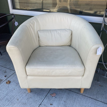 Cream Leatherette Barrell Chair U ACCENT CHAIRS