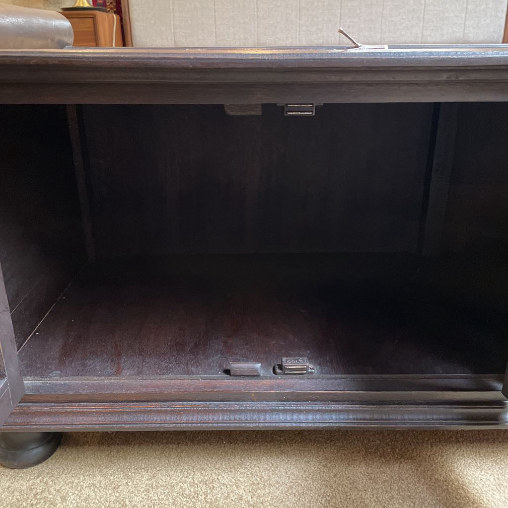 Scrolled Arm Woven Top/Sides Entry Bench