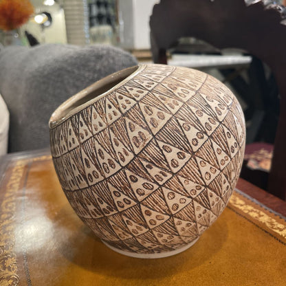 SW Art Pottery Vase with Triangles Design