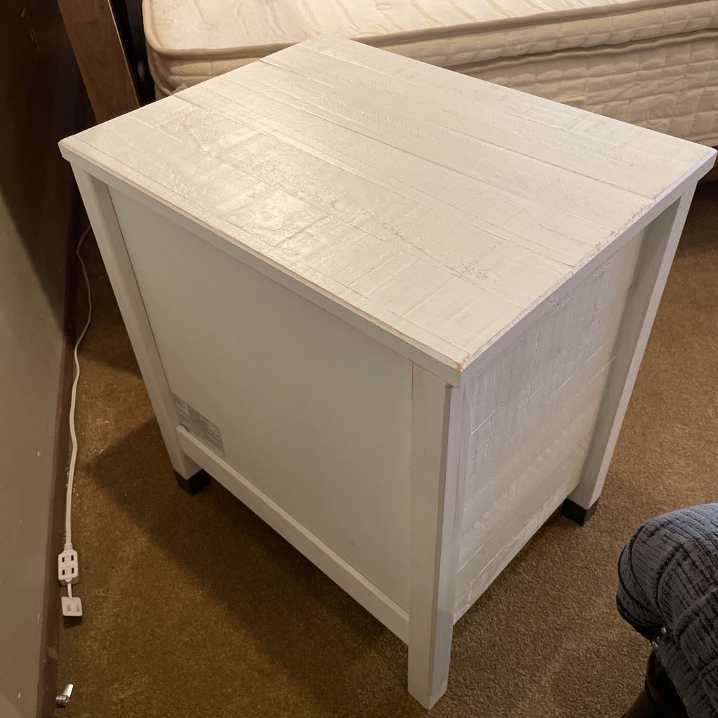 White Wood Rustic 2 Drawer Nightstand C NIGHTSTANDS