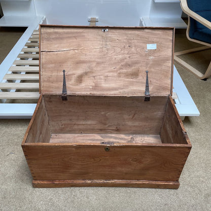 Rustic Wooden Trunk C TRUNKS