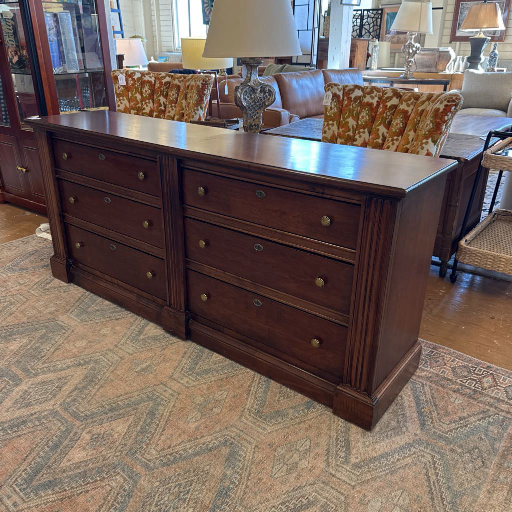 Broyhill Dresser C LOWBOYS