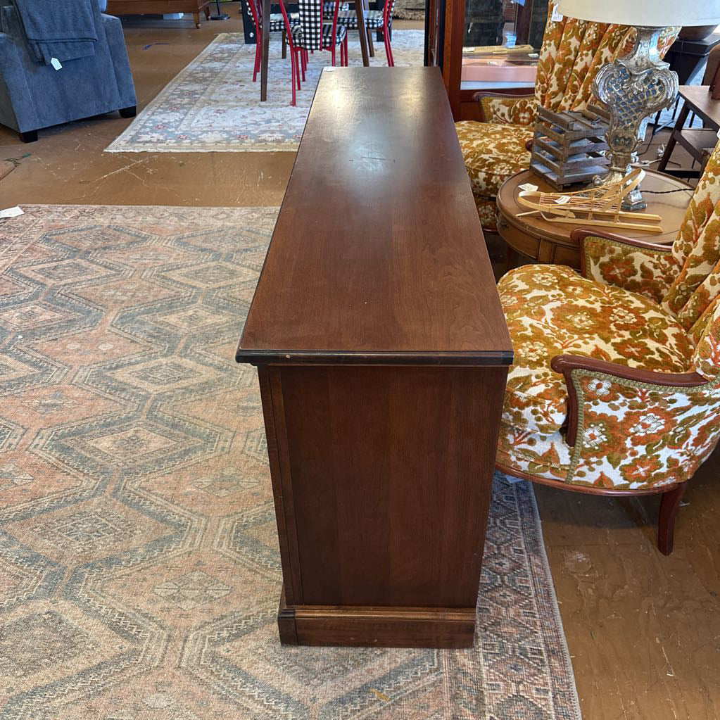 Broyhill Dresser C LOWBOYS