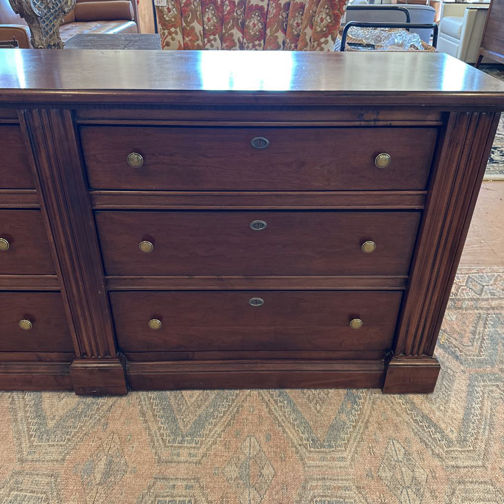 Broyhill Dresser C LOWBOYS