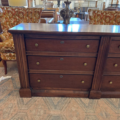 Broyhill Dresser C LOWBOYS