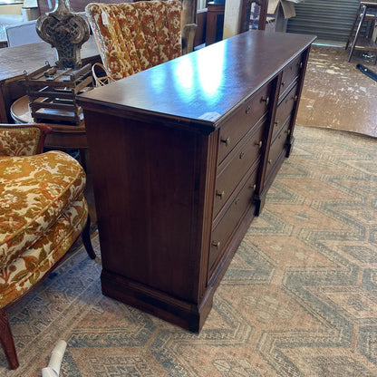 Broyhill Dresser C LOWBOYS