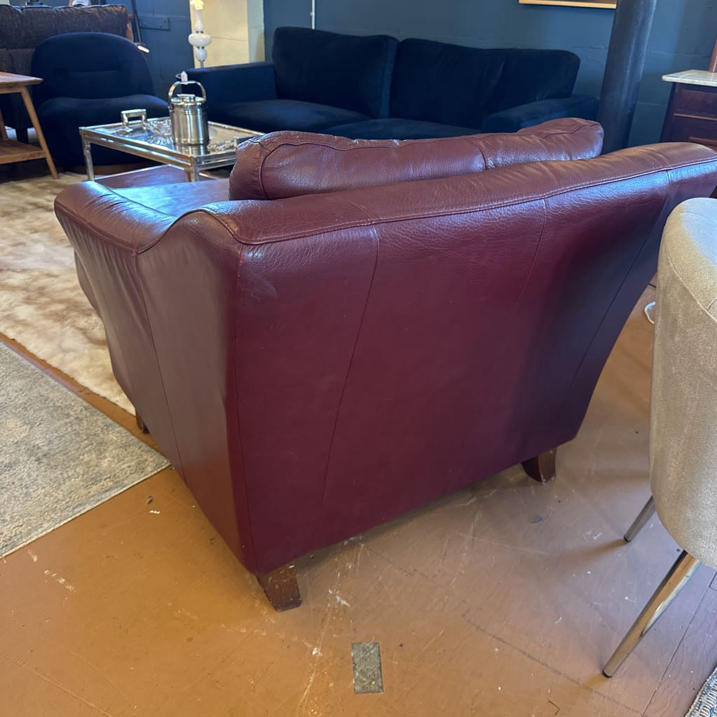 Burgundy Leather Lounge Chair and Ottoman U ACCENT CHAIRS