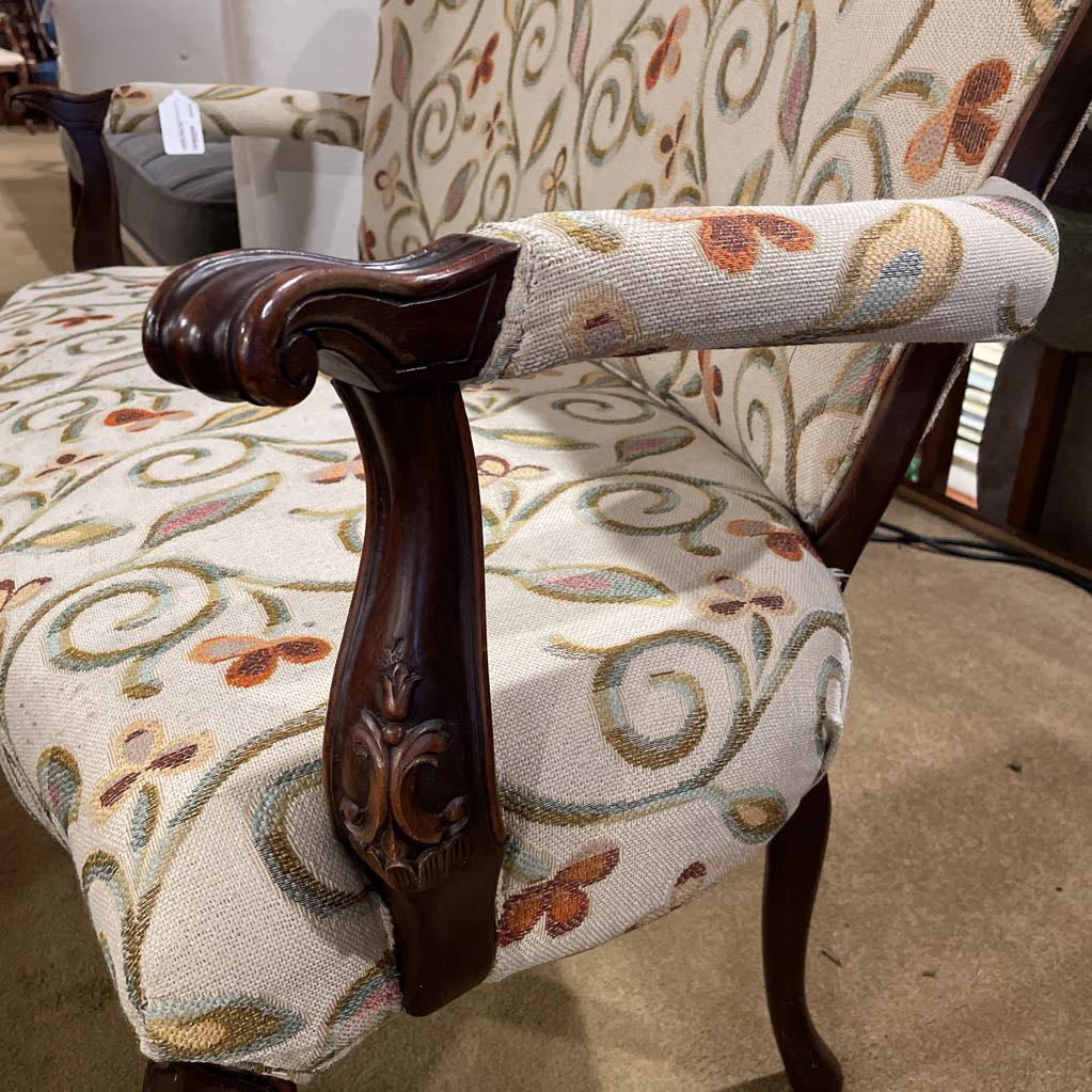 Victorian Style Carved Wood Leaf Patterned Settee