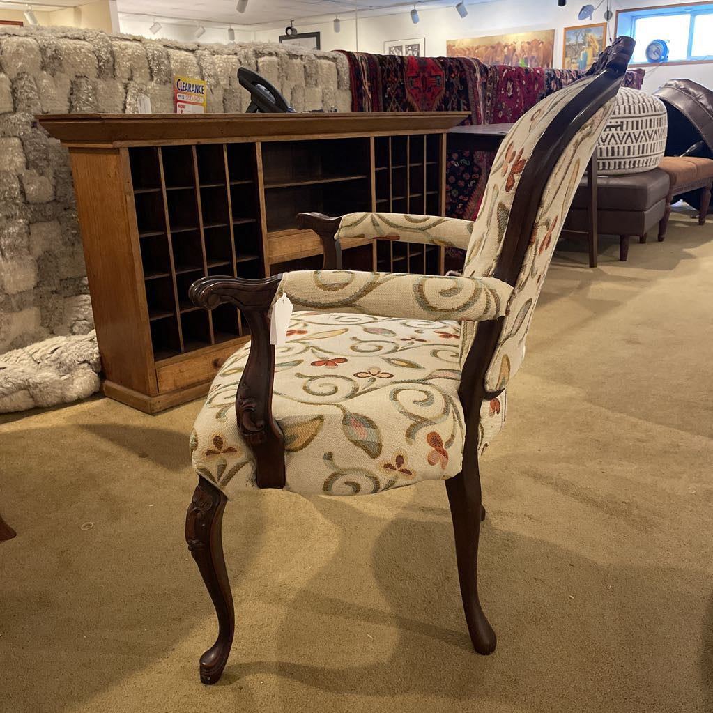 Victorian Style Carved Wood Leaf Patterned Chair U ACCENT CHAIRS