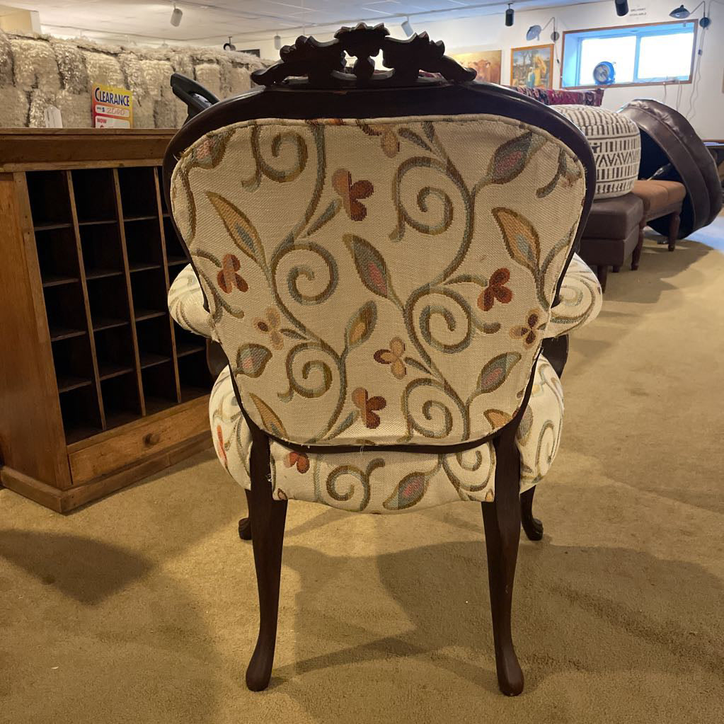 Victorian Style Carved Wood Leaf Patterned Chair U ACCENT CHAIRS