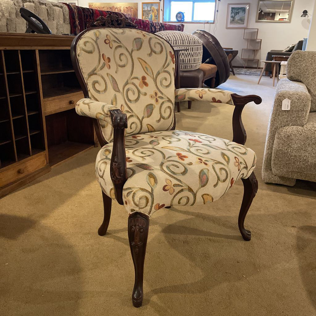 Victorian Style Carved Wood Leaf Patterned Chair U ACCENT CHAIRS